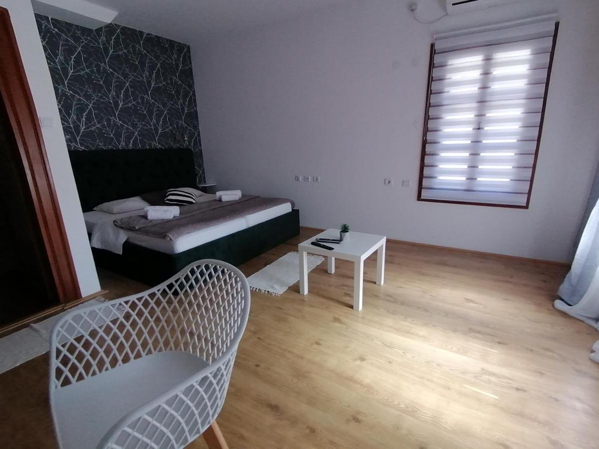 Mon Accommodation Free Parking Nis Ngoại thất bức ảnh