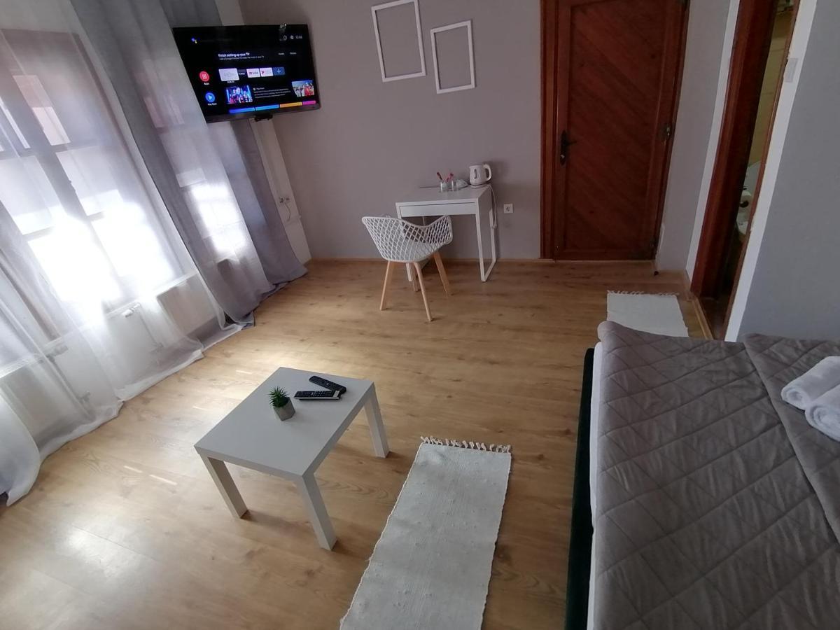 Mon Accommodation Free Parking Nis Ngoại thất bức ảnh