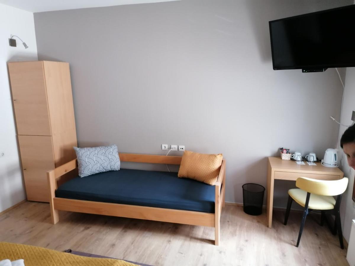 Mon Accommodation Free Parking Nis Ngoại thất bức ảnh